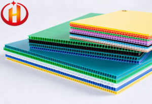 corrugated-plastic-sheets-and-product