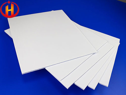 white-corrugated-plastic-sheet-corflute