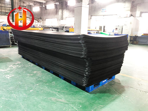 black corrugated plastic