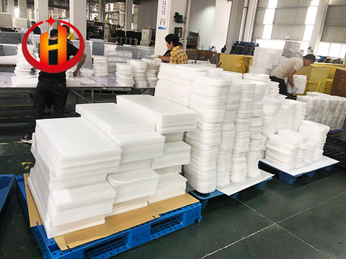 Advantages and disadvantages of white corrugated plastic board